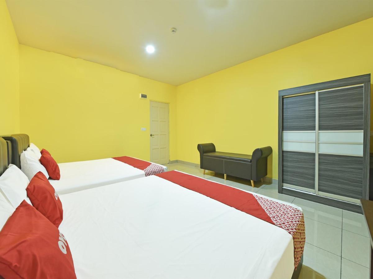 Oyo 90722 D'Puncak Hotel Камерън Хайлендс Екстериор снимка