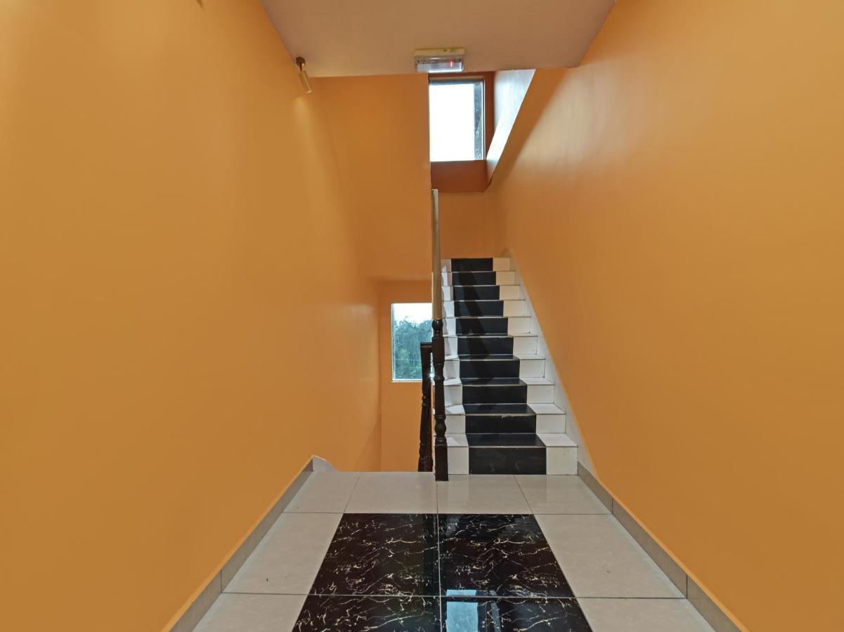 Oyo 90722 D'Puncak Hotel Камерън Хайлендс Екстериор снимка